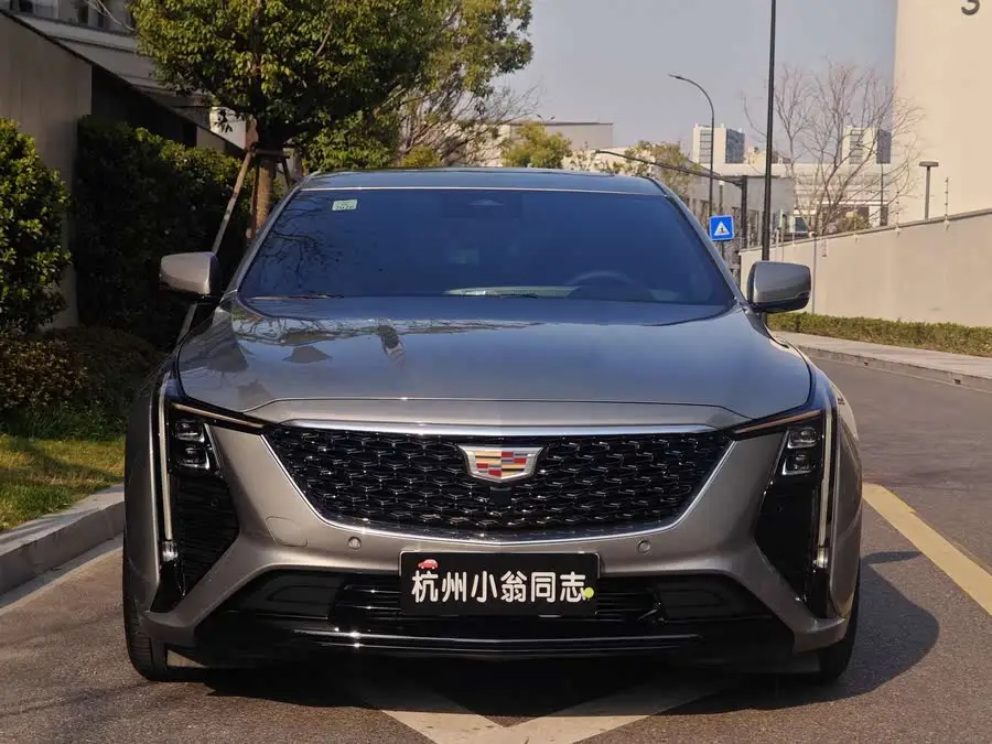 كاديلاك CT5 2024 28T برو الفاخرة