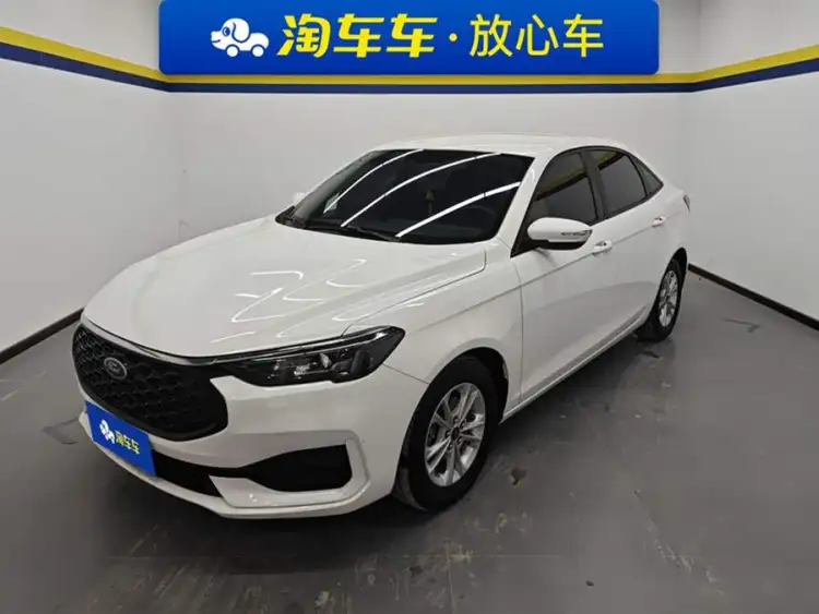 Ford Focus 2021 1.5L Automatic Golden Edition