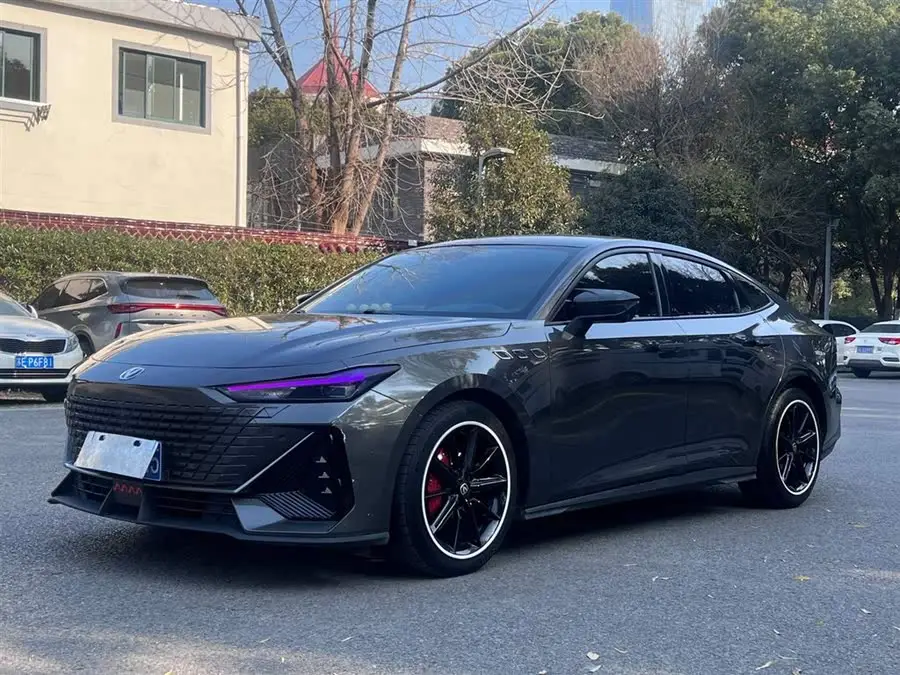 Changan UNI-V 2022 1.5T Premium Edition