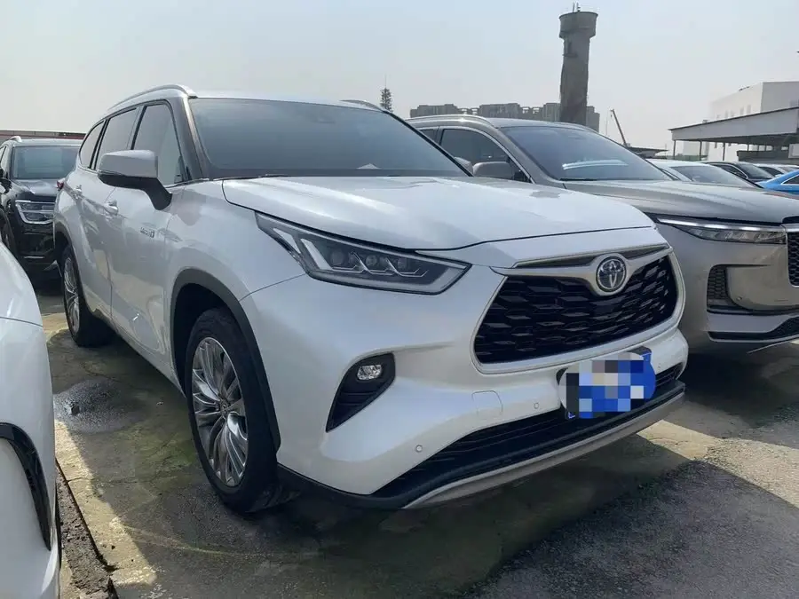 هايلاندر 2022 طراز هجين 2.5 لتر دفع رباعي فاخر 7 مقاعد