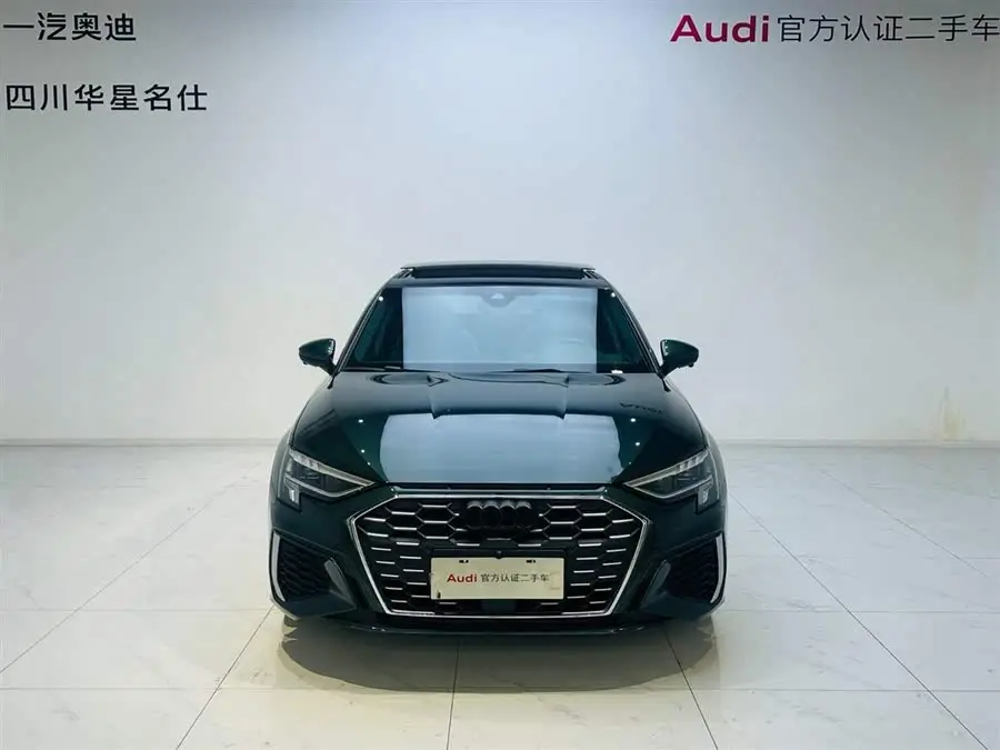 أودي A3 2024 سبورتباك 35 TFSI طراز رياضي أنيق