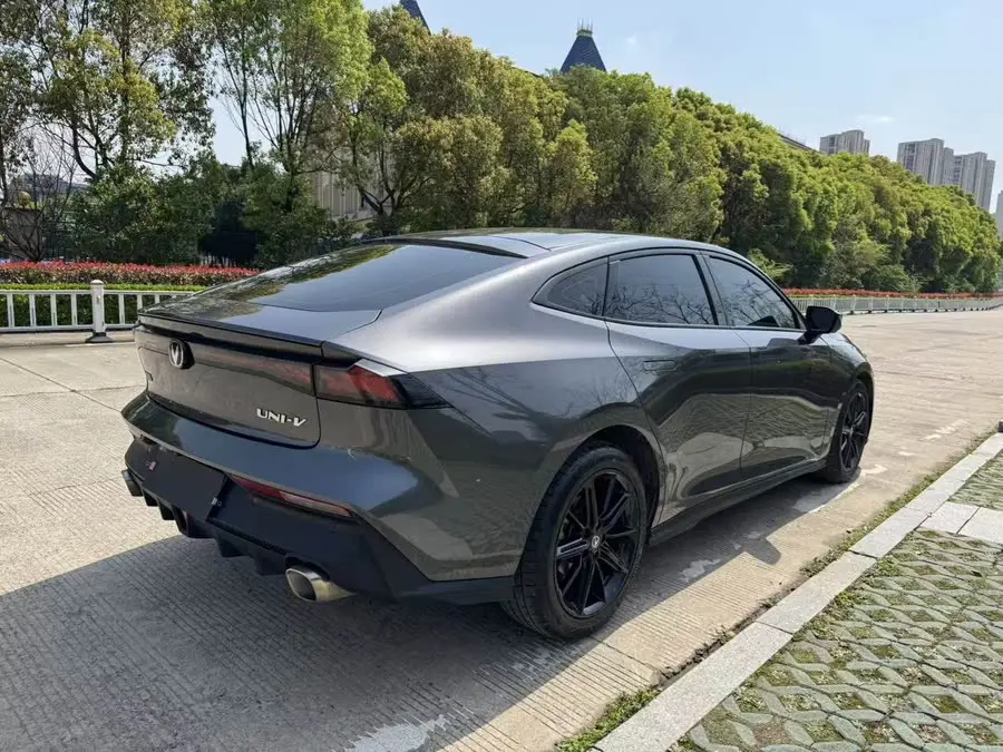 Changan UNI-V 2023 1.5T Premium Version