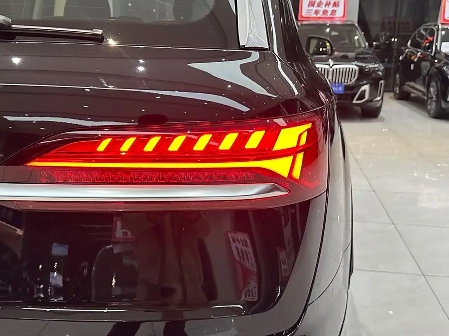 Audi Q7 2025 55 TFSI quattro S line Sport