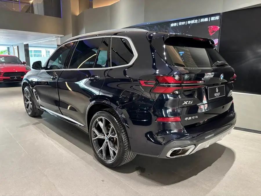 بي إم دبليو X5 2023 xDrive 30Li حزمة M الرياضية الفاخرة