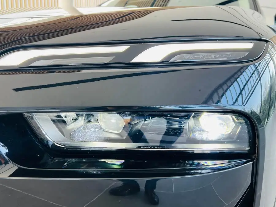 بي إم دبليو i7 2023 eDrive50L باقة الرفاهية المتقدمة