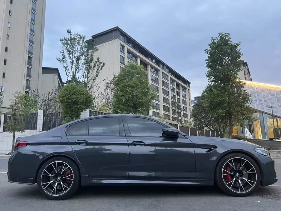 BMW M5 2021