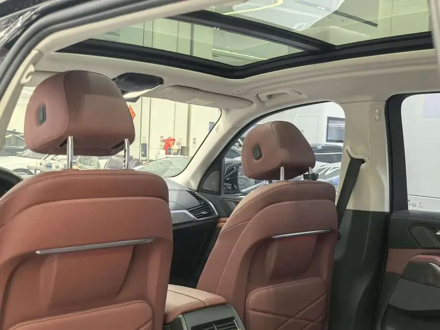 بي إم دبليو X5 2023 xDrive 30Li حزمة M الرياضية الحصرية