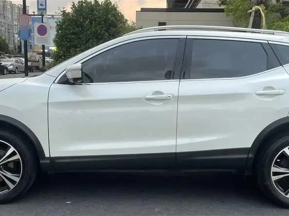 2021 نيسان إكس-تريل 2.0L CVT الفئة الفاخرة