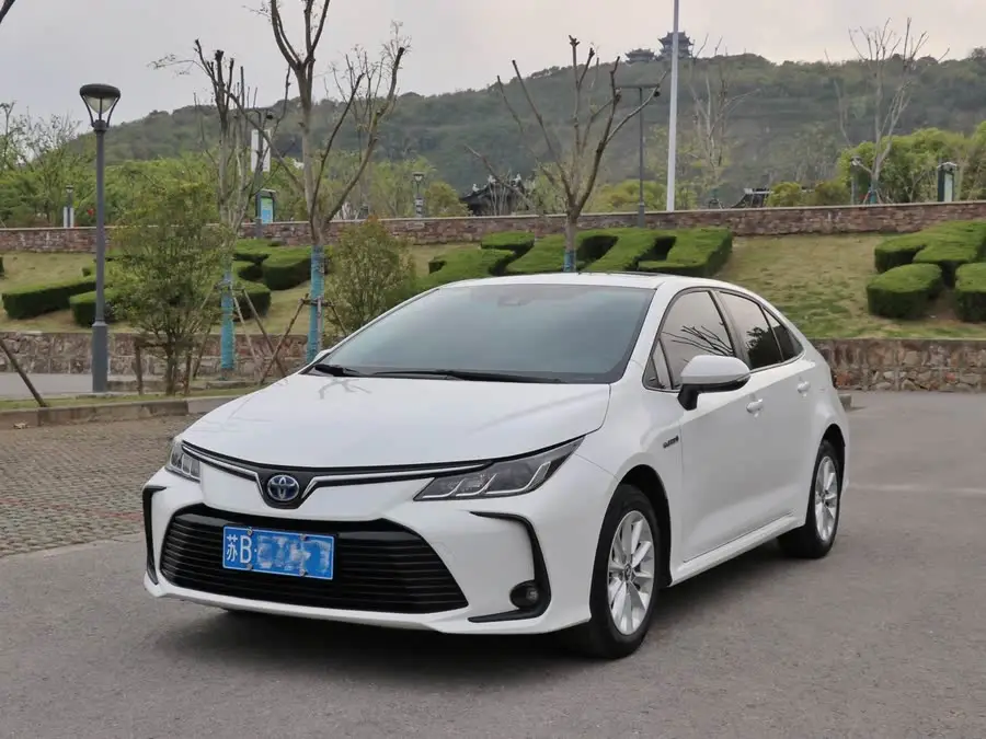 2021 تويوتا كورولا هايبرد 1.8 لتر E-CVT النسخة النخبة