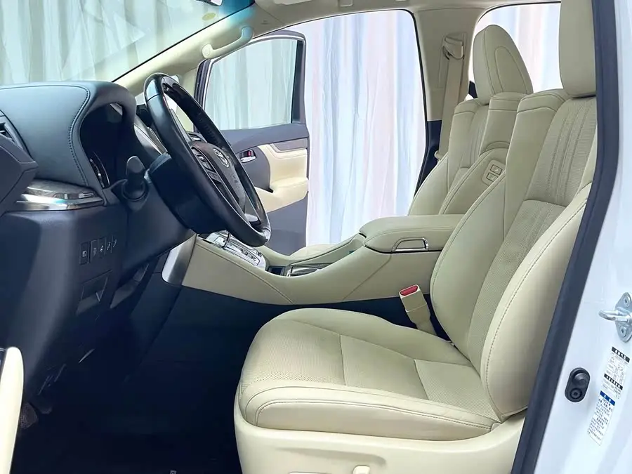 ألفارد 2020 هايبرد 2.5 لتر بريميوم