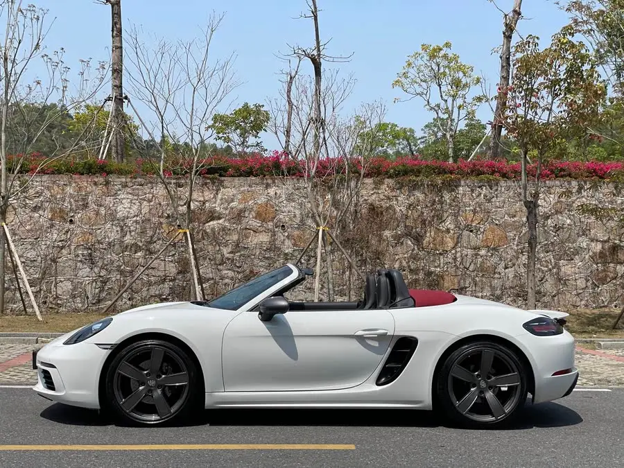 Porsche 718 2019 Boxster T 2.0T
