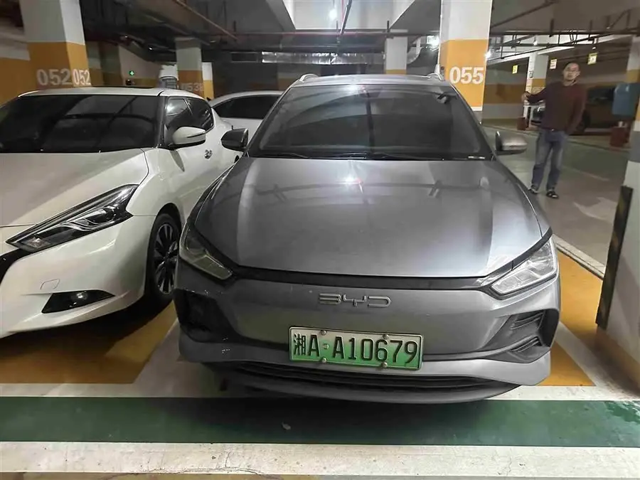 BYD e2 2023 إصدار السفر