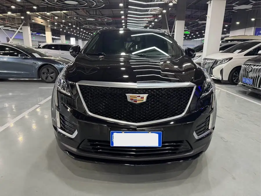 كاديلاك XT5 2022 2.0T دفع رباعي فئة متميزة
