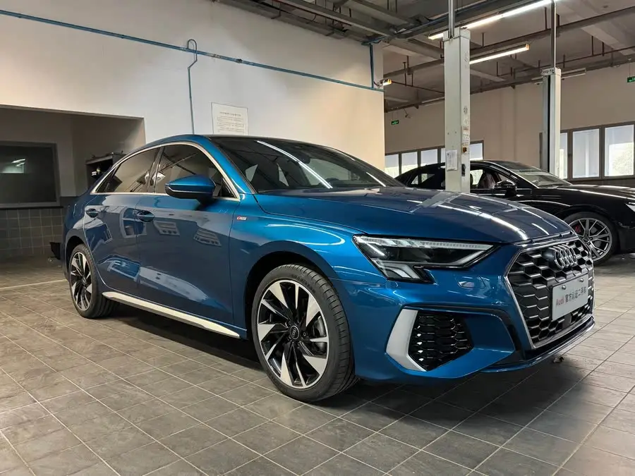 2023 أودي A3 A3L ليموزين 35 TFSI الرياضية الأنيقة