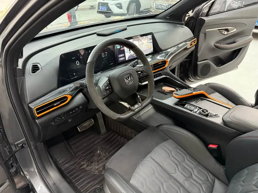 شانغهاي UNI-T 2023 الجيل الثاني 1.5T نسخة رياضية فاخرة