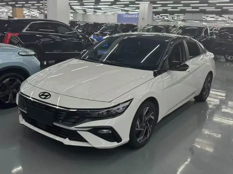 Elantra 2023 1.5L CVT LUX Premium
