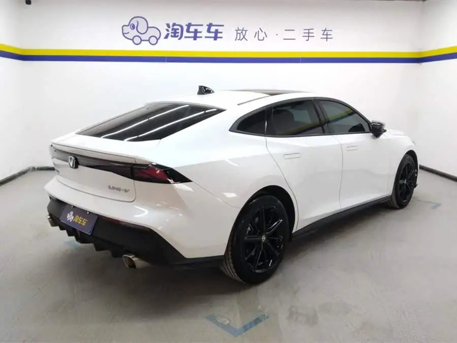 Changan UNI-V 2022 1.5T Premium