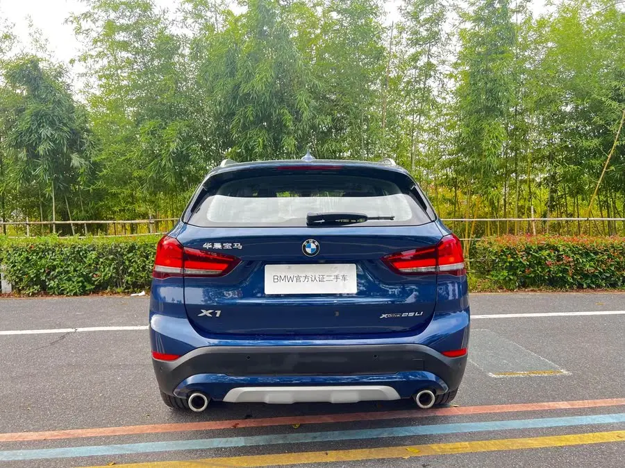 بي إم دبليو X1 2022 xDrive25Li المتميزة