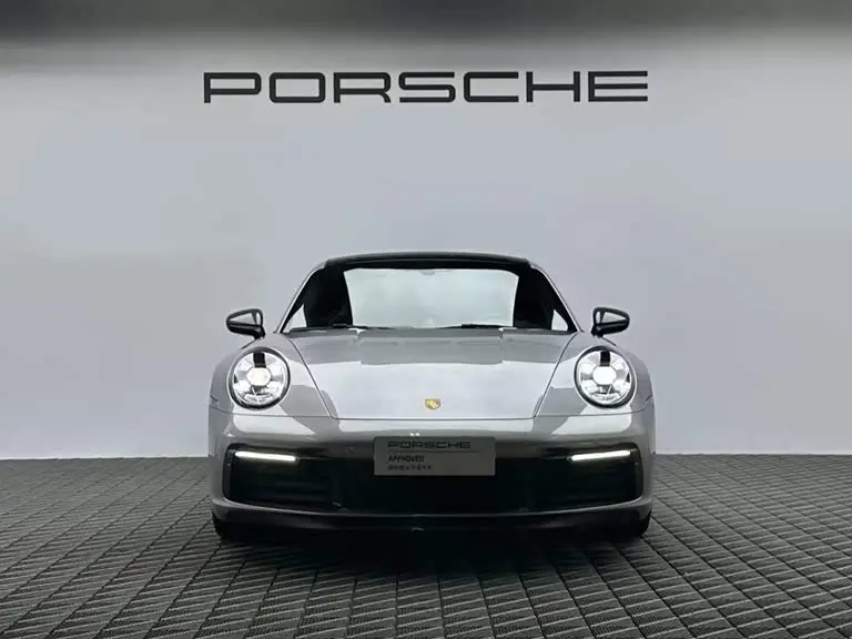 بورشه 911 طراز 2023 كاريرا T 3.0T
