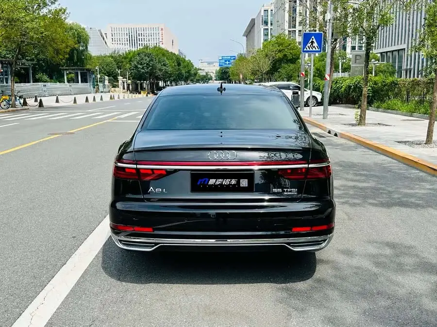 أودي A8 طراز 2022 A8L 55 TFSI كواترو النسخة الفاخرة لجمع التذكارات