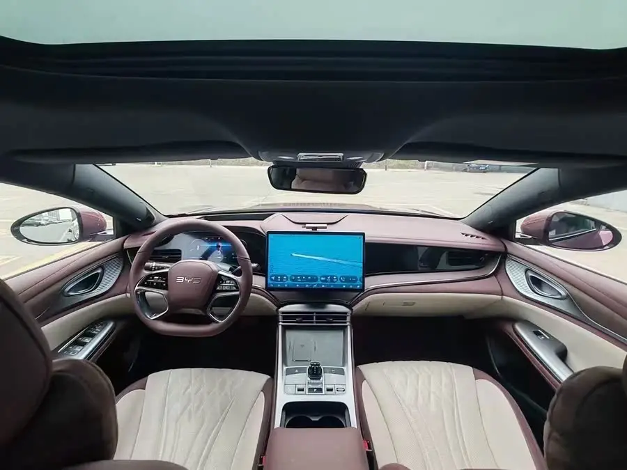 سيلايون 2023 DM-i 1.5T 121 كم الطراز الرائد