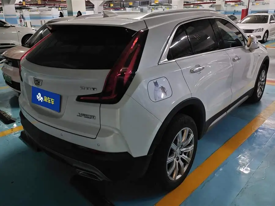 Cadillac XT4 2022 28T Two-Wheel Drive Premium