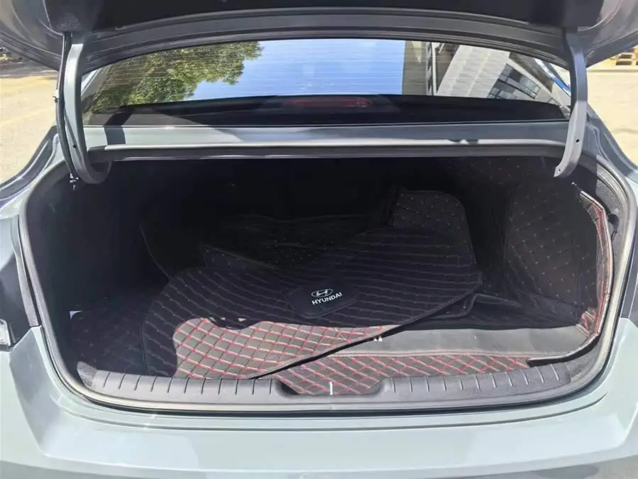 Elantra 2022 1.5L CVT LUX Edition