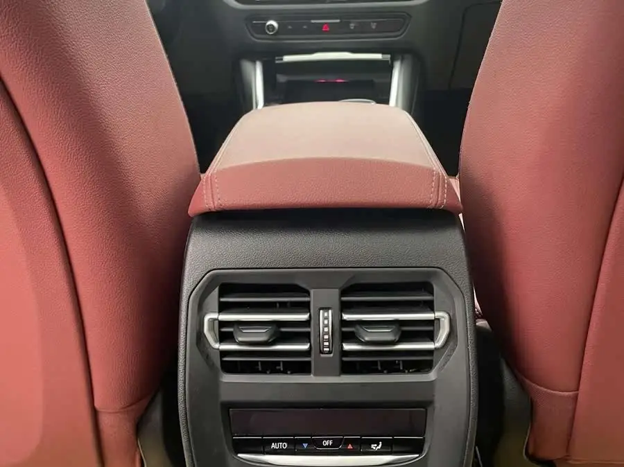 بي إم دبليو i3 2022 ايدرايف 35 L