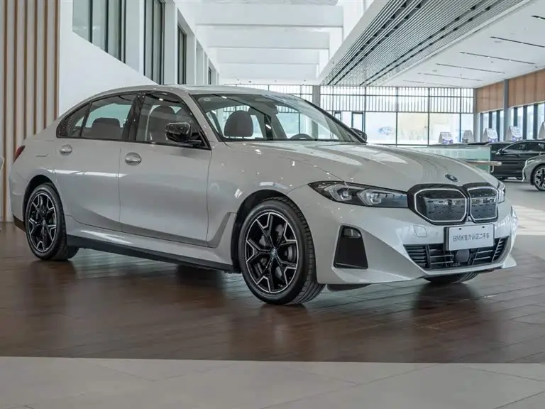 BMW i3 2024 eDrive 40 L Night Package