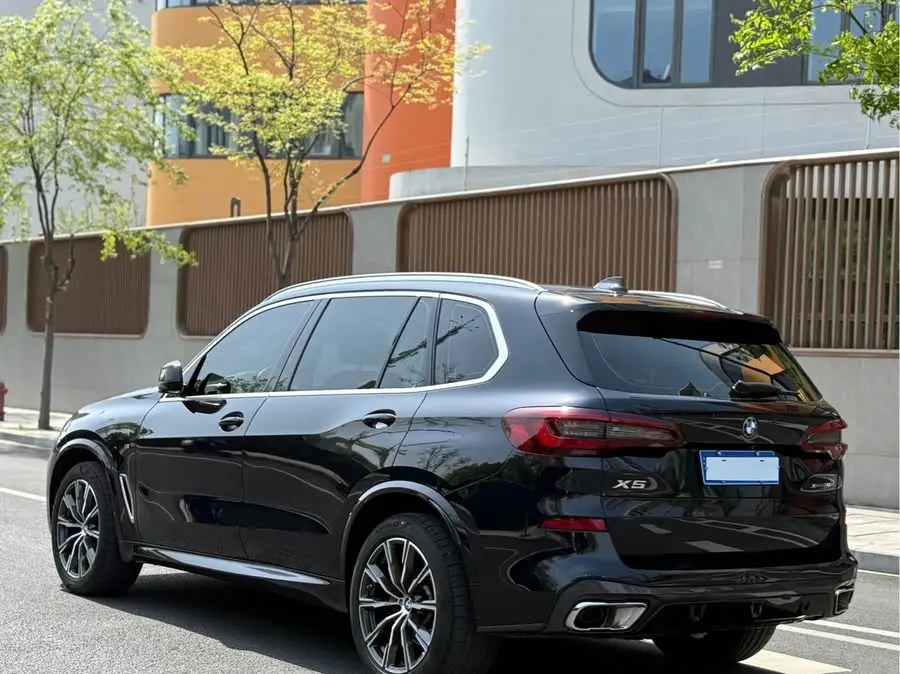 بي إم دبليو X5 2022 xDrive 30Li مجموعة M الرياضية المميزة