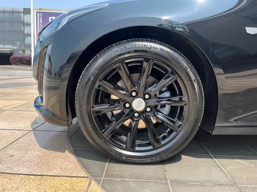 كاديلاك CT5 2023 28T الفاخرة