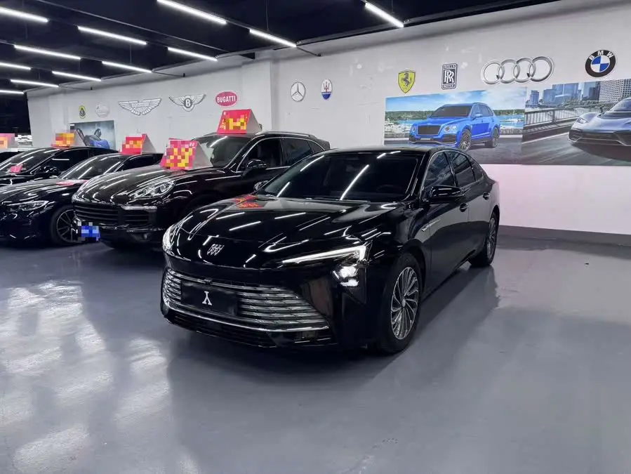 بيوك لاغروس 2023 28T إصدار بريميوم