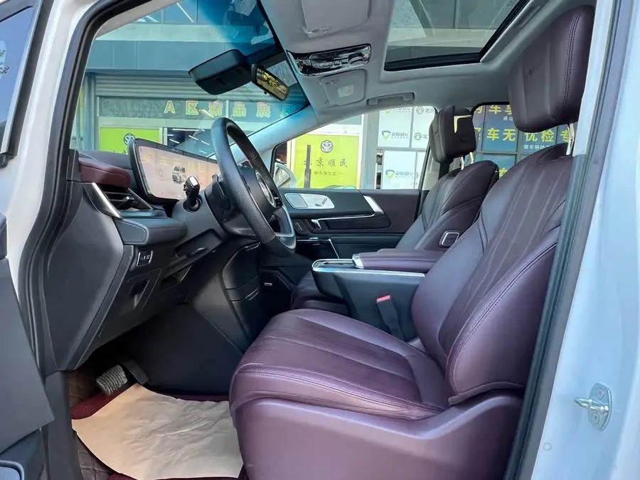 قرن 2023 2.0T نسخة النخبة ذات السبعة مقاعد