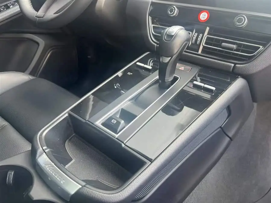 2023 Macan Macan 2.0T