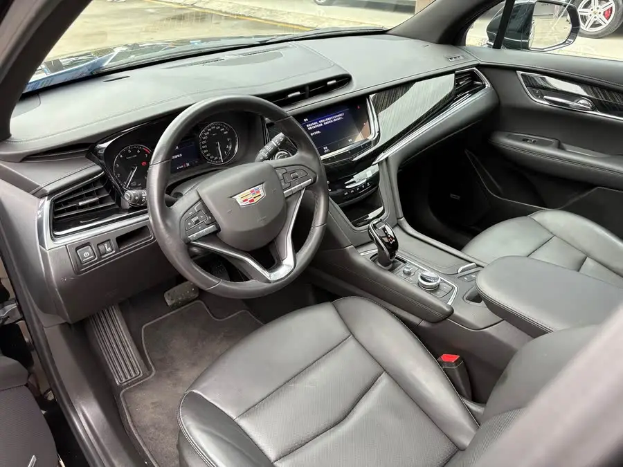 كاديلاك XT6 2022 2.0T طراز ستة مقاعد دفع ثنائي فاخرة