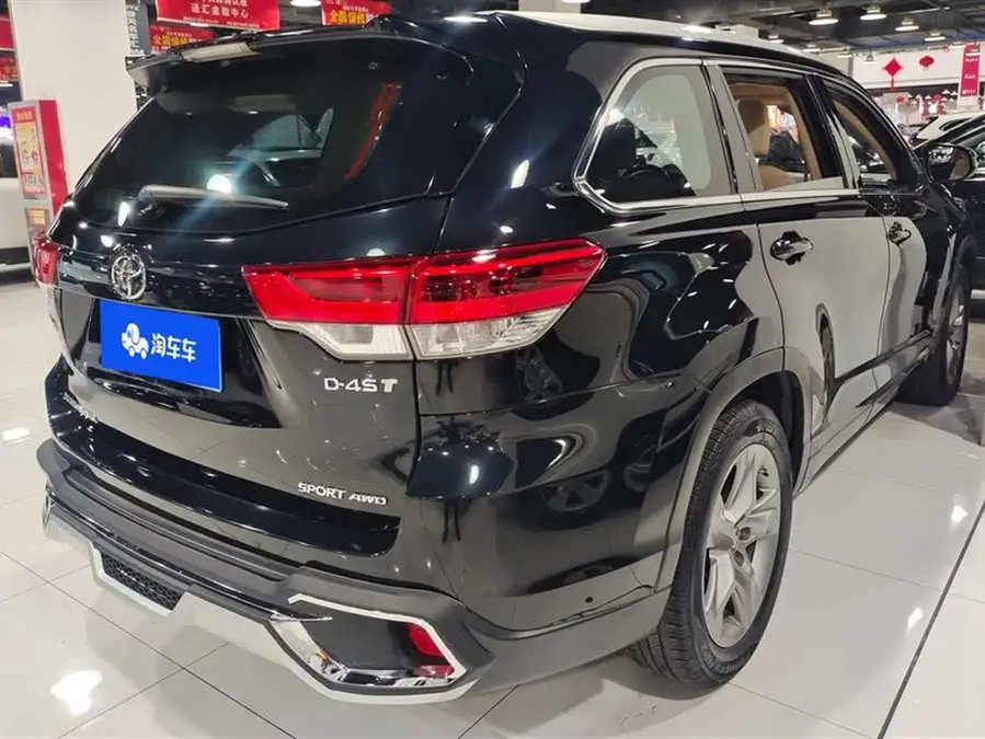 2021 تويوتا هايلاندر 2.0T دفع رباعي بريميوم 7 مقاعد