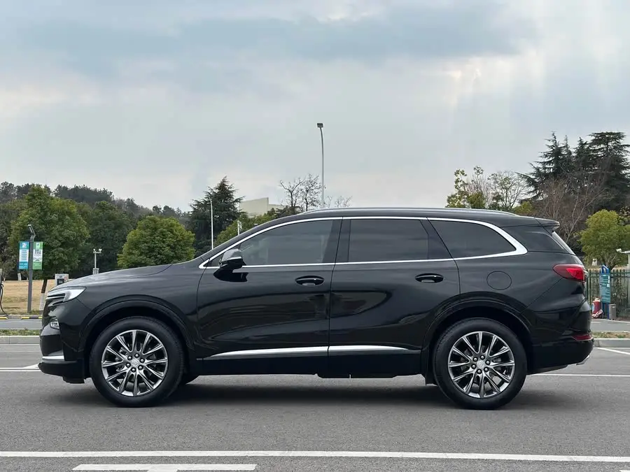 إنفينيتي 2022 طراز 652T دفع ثنائي نسخة فاخرة 7 مقاعد