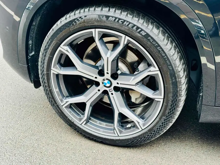 بي إم دبليو X5 2023 xDrive 30Li حزمة M الرياضية الليلية الحصرية