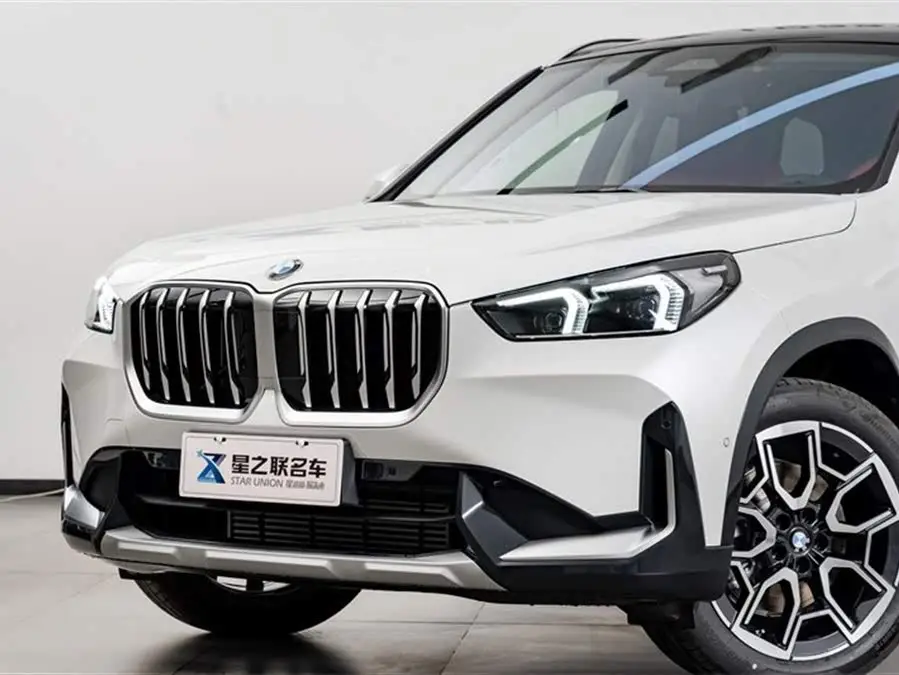 بي إم دبليو X1 2024 sDrive25Li حزمة تصميم X