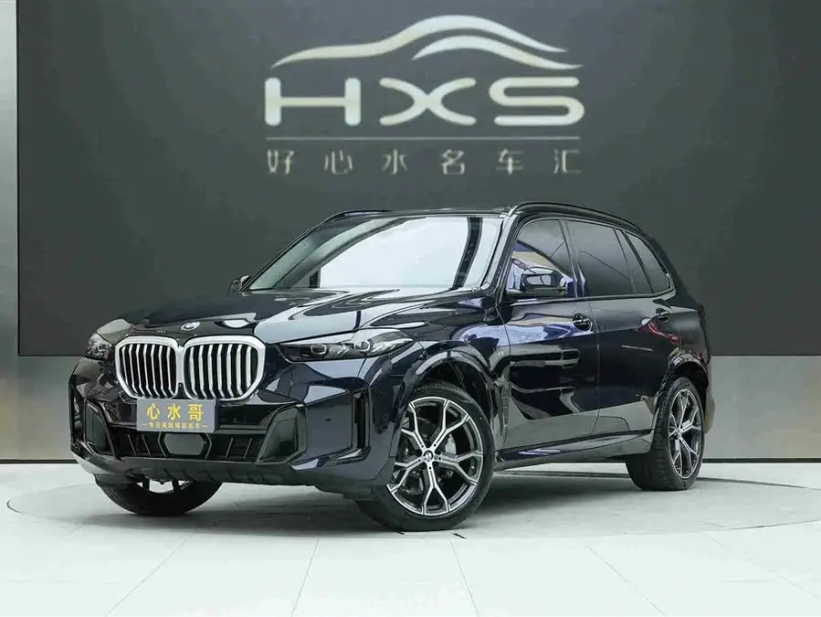 بي إم دبليو X5 2023 xDrive 30Li حزمة رياضية M الليلية