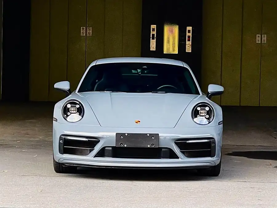 بورش 911 2023 كاريرا 3.0T