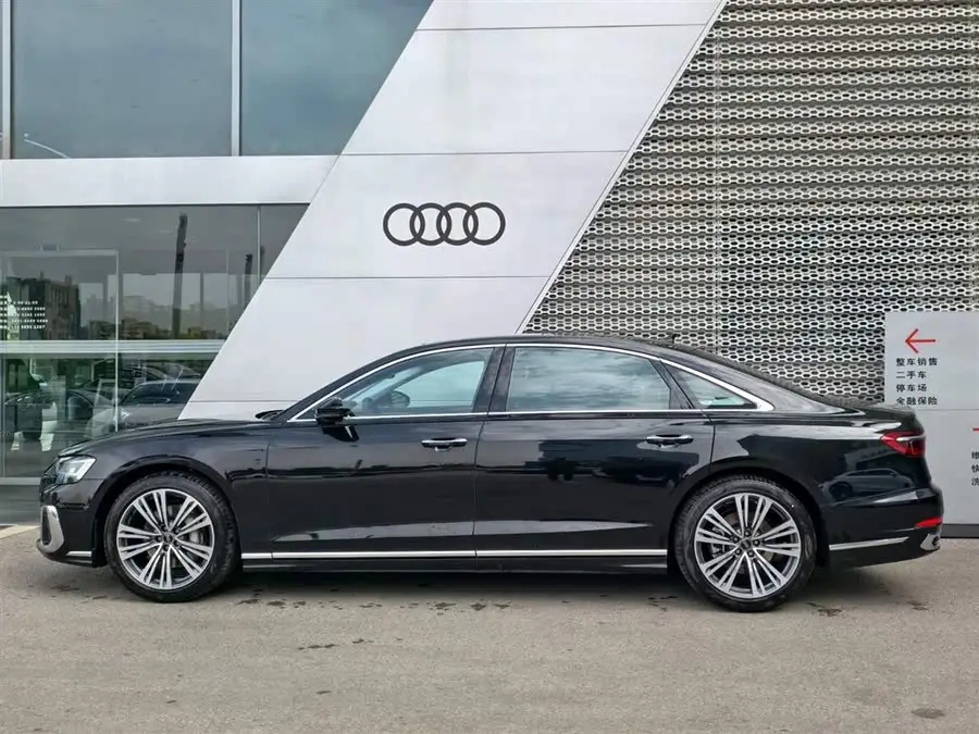 أودي A8 2025 A8L 45 TFSI كواترو فاخرة