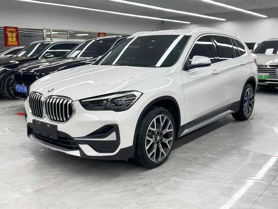 بي إم دبليو X1 2021 xDrive25Li الفاخرة