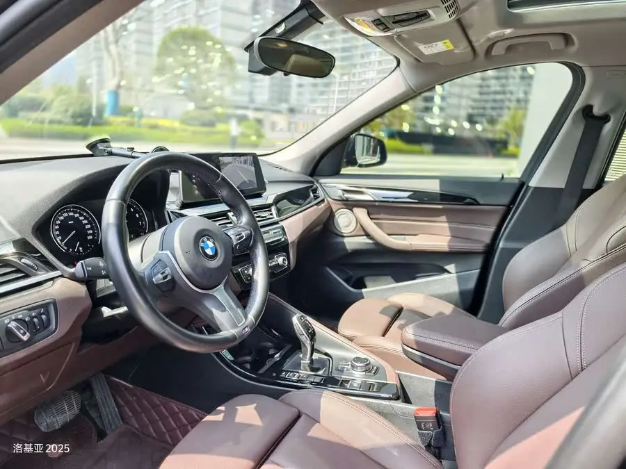 بي إم دبليو X1 2022 sDrive20Li الفاخرة