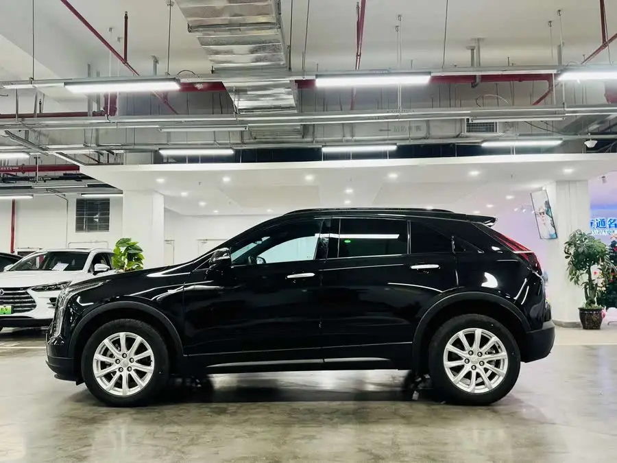 Cadillac XT4 2023 28T FWD Luxury