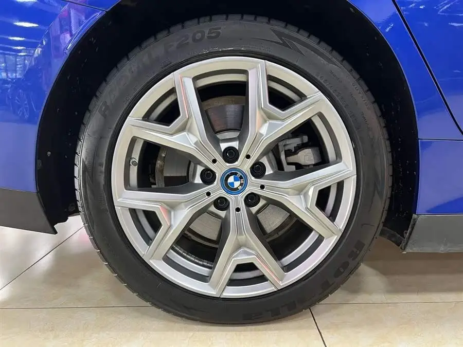 بي إم دبليو i3 2022 eDrive 35 L