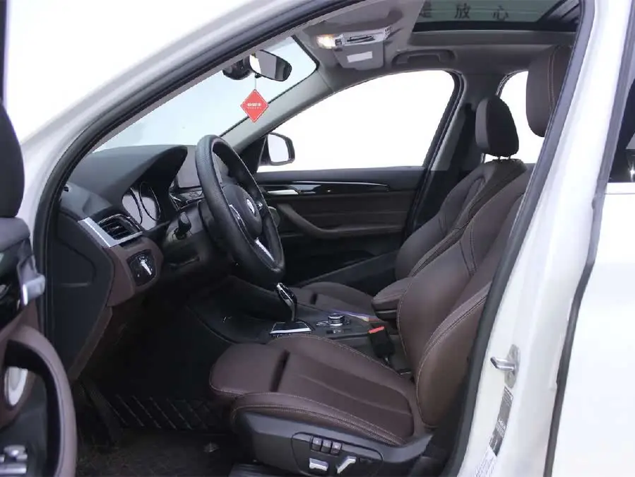 بي إم دبليو X1 2022 sDrive25Li النسخة الرائدة