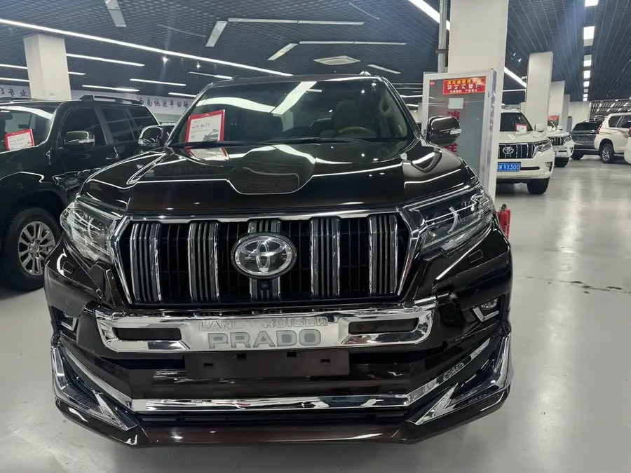 برادو 2018 3.5 لتر أوتوماتيكي VX NAVI احتياطي مثبت في الخلف