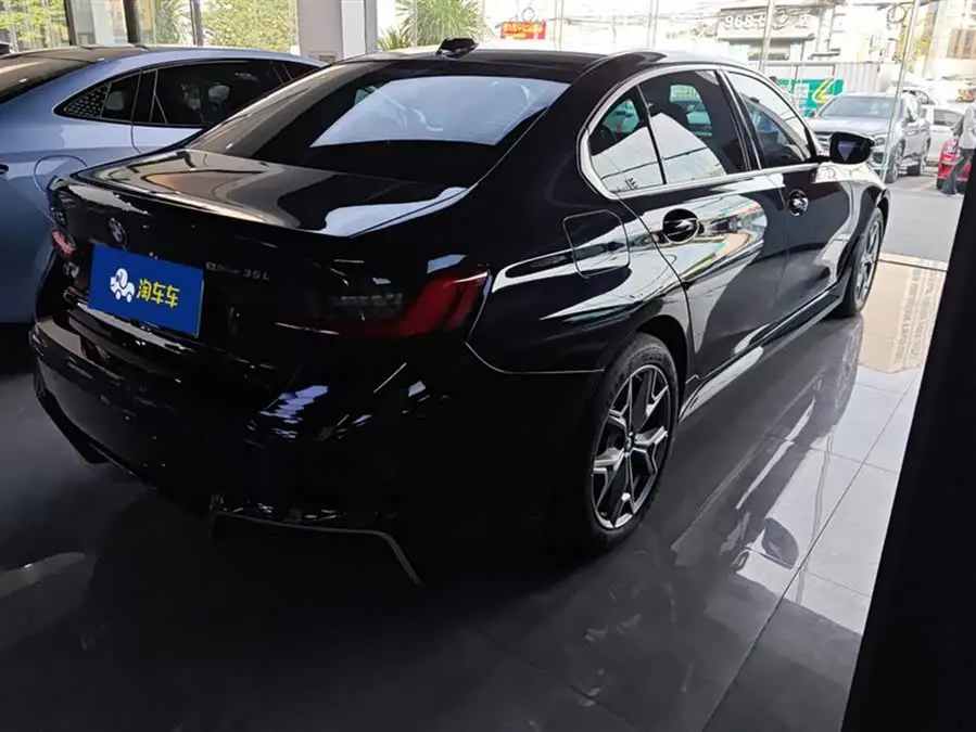 بي إم دبليو i3 2022 eDrive 35 L