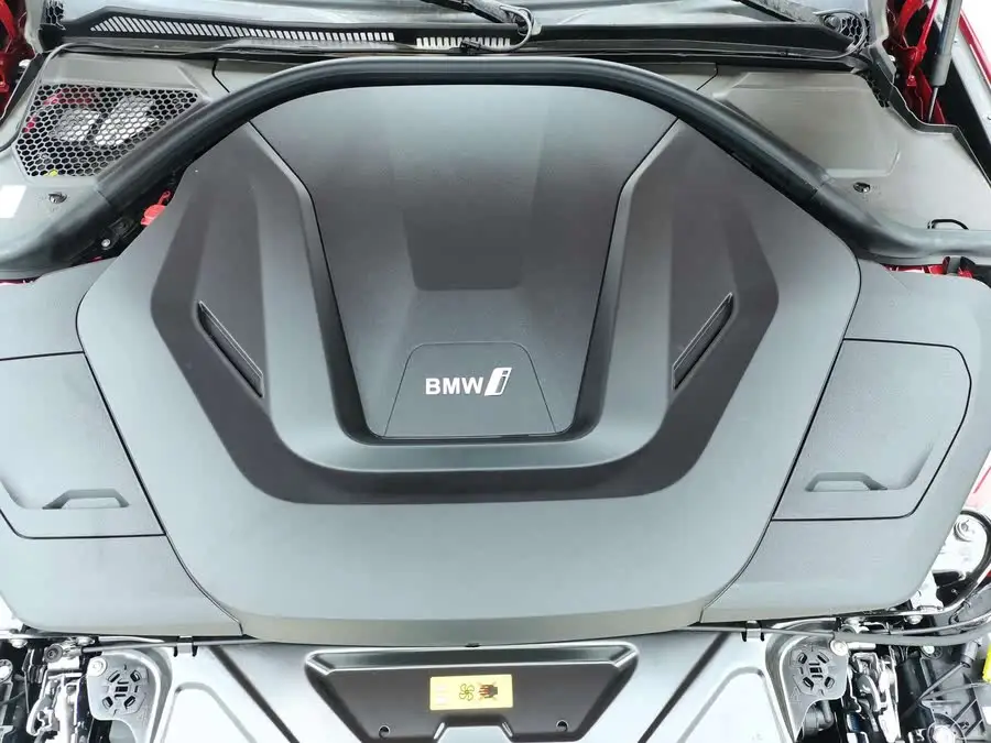 بي إم دبليو i3 2022 إيدي درايف 35 L